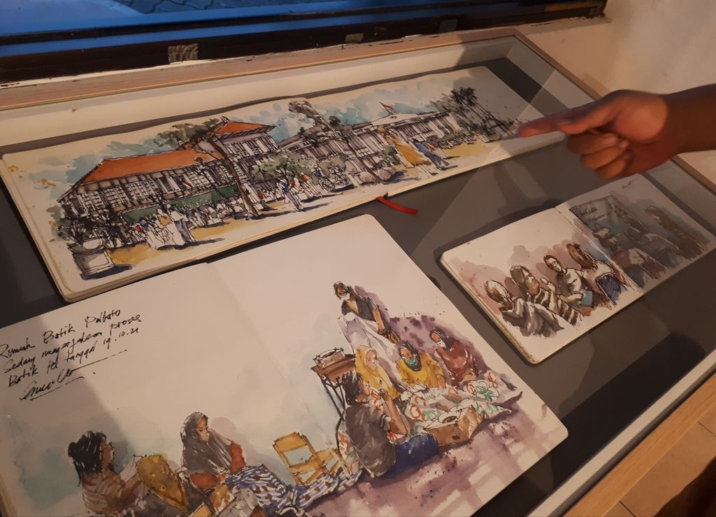 Salah satu karya sketsa yang memanjang pada dua lembar buku sketsa karya Elvin Emeraldo. Sketsa ini ditampilkan pada pameran Pajang Karya KamiSketsa #7, Galeri Nasional, Gambir, Jakarta Pusat, Jumat (7/10/2022)