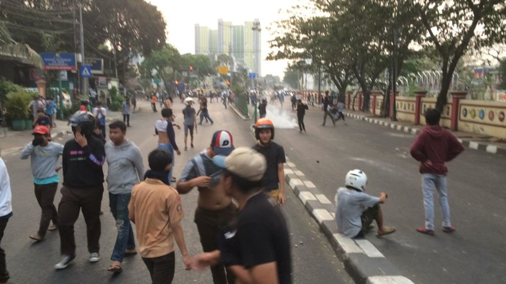 Ilustrasi. Sejumlah orang terlibat bentrok dan tawuran di sekitar Manggarai, Jakarta Selatan, Rabu (4/9/2019).