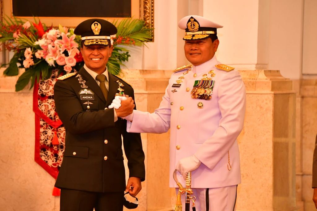 Laksamana Yudo Margono resmi menjadi Panglima TNI menggantikan Jenderal Andika Perkasa setelah dilantik pada Senin (19/12/2022), di Istana Negara.