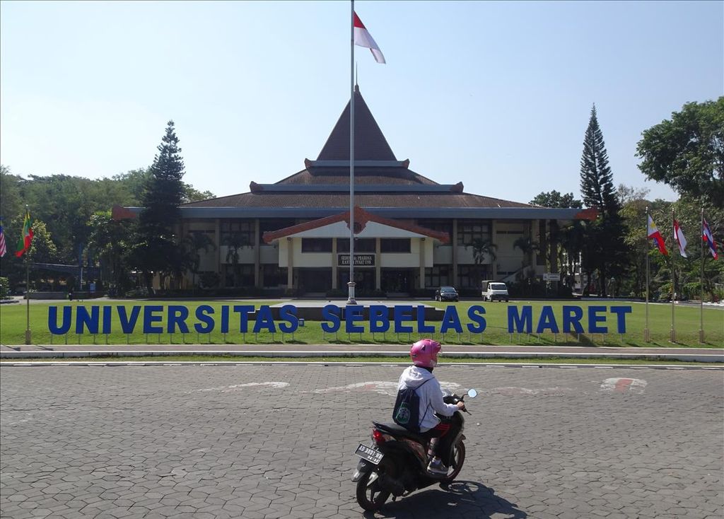 Rektorat Universitas Sebelas Maret, Surakarta, Jawa Tengah, Selasa (25/6/2019).