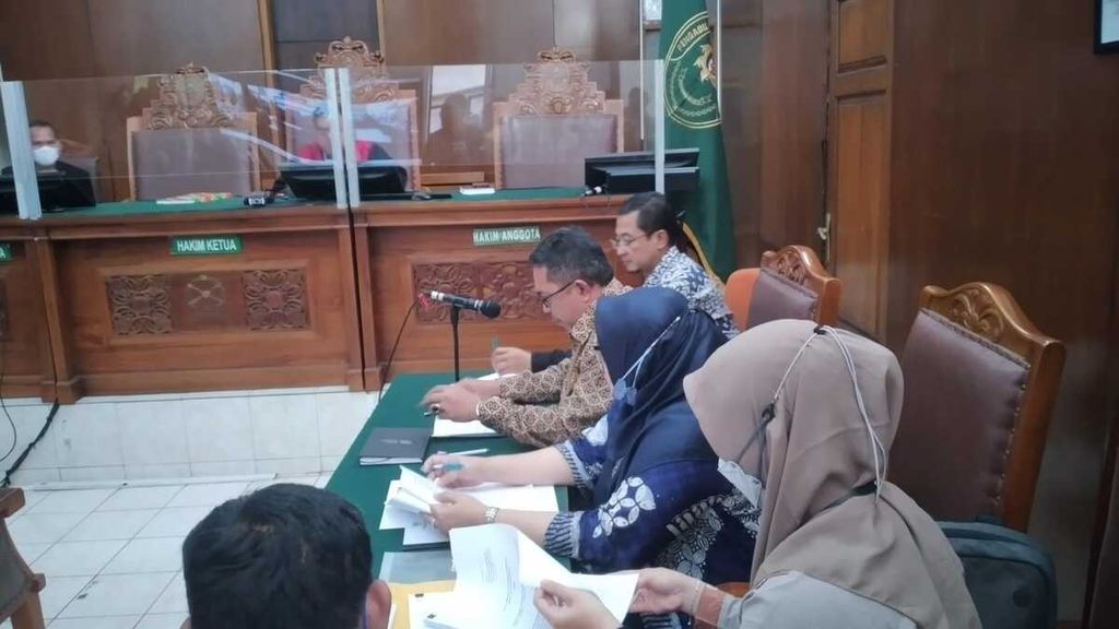 Tim Biro Hukum Komisi Pemberantasan Korupsi (KPK) dalam sidang gugatan praperadilan di Pengadilan Negeri Jakarta Selatan (PN Jaksel), Selasa (28/3/2023), yang dipimpin hakim tunggal Samuel Ginting.