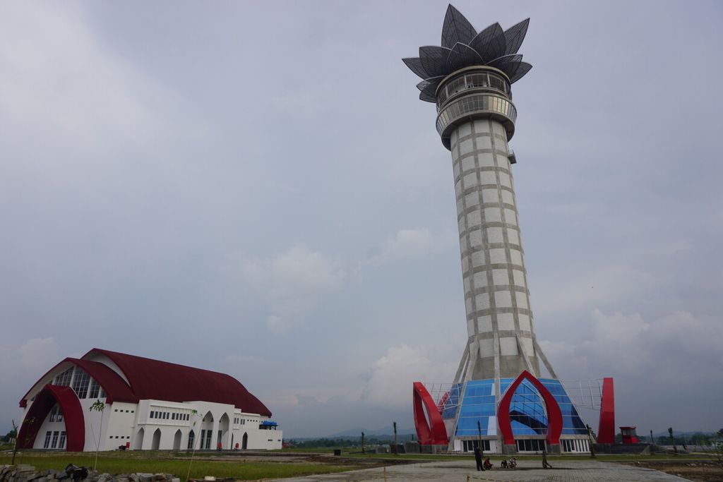 Menara Pandang Teratai, Purwokerto, Banyumas, Jawa Tengah, Selasa (26/4/2022).
