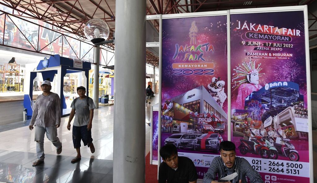 Salah satu lorong dalam Jakarta Fair Kemayoran 2022 di Jakarta International Expo, Kemayoran, Jakarta, Selasa (7/6/2022).