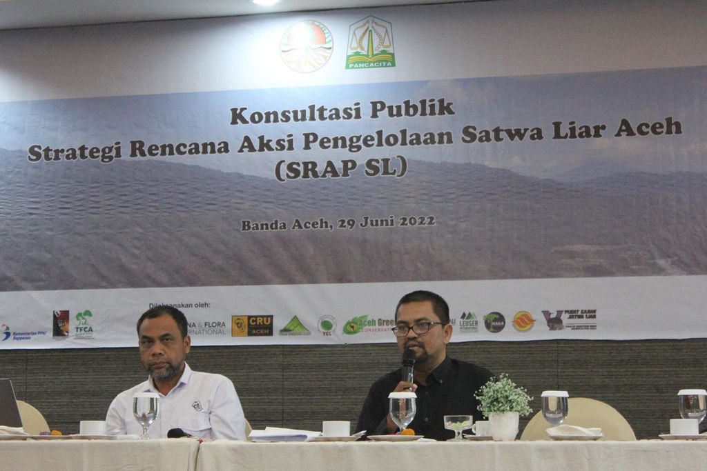 Pembahasan draf dokumen Strategi Rencana Aksi Pengelolaan Satwa Liar (SRAP SL) dirumuskan oleh Dinas Lingkungan Hidup dan Kehutanan Aceh, Balai Konservasi Sumber Daya Alam Aceh, lembaga swadaya masyarakat, dan akademisi, Rabu (29/6/2022) di Banda Aceh. 