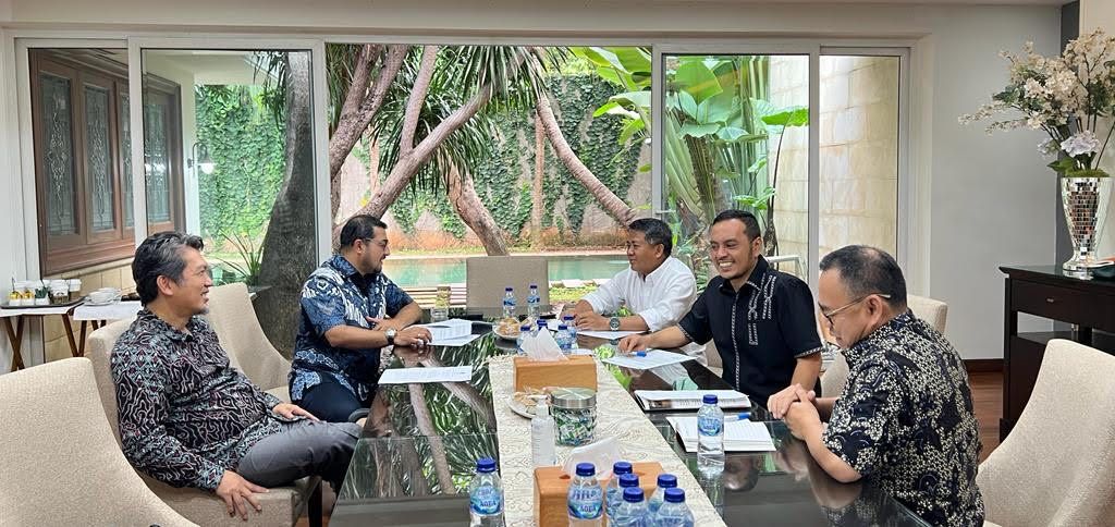 Ketua DPP Nasdem Willy Aditya bersama Wakil Ketua Majelis Syuro PKS Sohibul Iman dan Sekjen Demokrat Teuku Riefky Harsya mendiskusikan format Koalisi Perubahan yang akan diusung di antara ketiga partai di Jakarta, Jumat (21/10/2022).