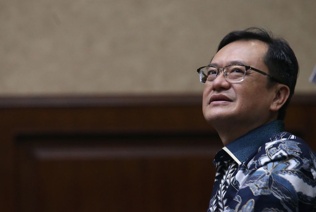 Terdakwa kasus korupsi PT Asabri, Benny Tjokrosaputro, menjalani sidang di Pengadilan Tindak Pidana Korupsi, Jakarta, 19 April 2022. 
