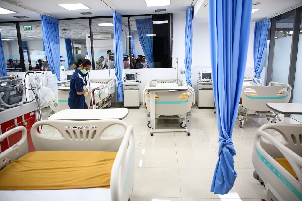 Berbagai peralatan medis di ruang ICU di Siloam Hospitals Mampang yang sebelumnya adalah Lippo Plaza Mampang di kawasan Mampang Prapatan, Jakarta Selatan, Jumat (3/4/2020). Rumah sakit yang akan beroperasi pekan depan ini akan digunakan khusus untuk perawatan pasien Covid-19.