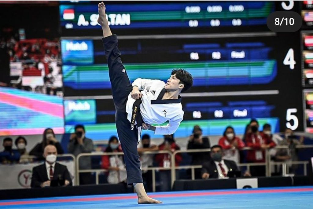 Atlet taekwondo <i>poomsae </i>Indonesia, Andi Sultan, berlaga pada perebutan posisi ketiga kategori Individual Freestyle Under 17 dalam Kejuaraan Taekwondo Poomsae Dunia 2022 Goyang, Korea Selatan, 24 April 2022. Andi merebut perunggu pada ajang itu.