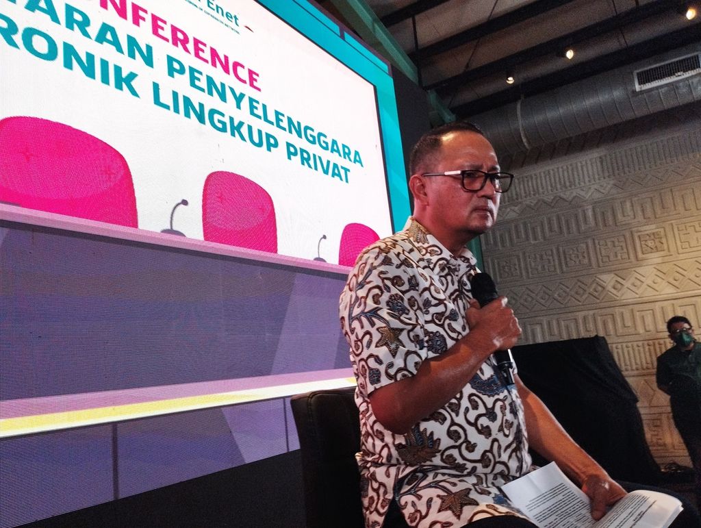 Direktur Jenderal Aplikasi Informatika Kementerian Komunikasi dan Informatika (Kemkominfo) Semuel Abrijani Pangerapan dalam konferensi pers perkembangan terkini pendaftaran PSE privat, Jumat (29/7/2022), di Jakarta.