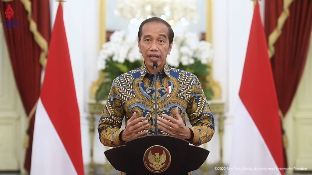 Presiden Joko Widodo saat menyampaikan pernyataan di Jakarta, Kamis (14/4/2022).