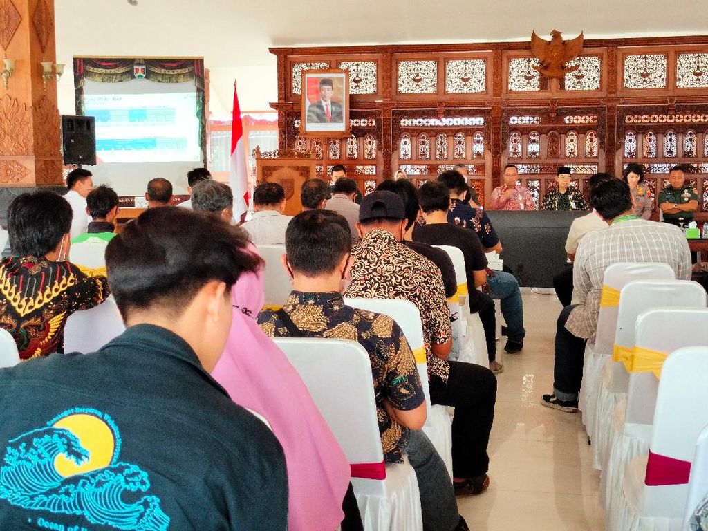 A coordination meeting on the impact of rising fuel prices was held by the Magelang City Government, Wednesday (31/8/2022).