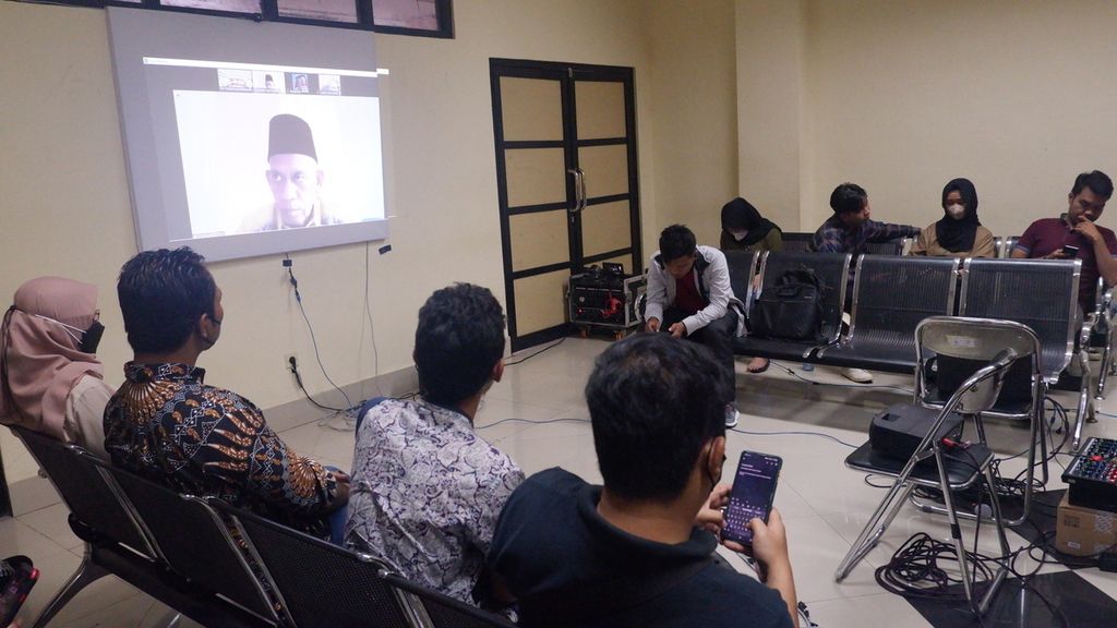 Mantan Bupati Hulu Sungai Utara Abdul Wahid hadir secara virtual dalam sidang dakwaan di Pengadilan Tindak Pidana Korupsi Banjarmasin, Kalimantan Selatan, Senin (1/8/2022). 
