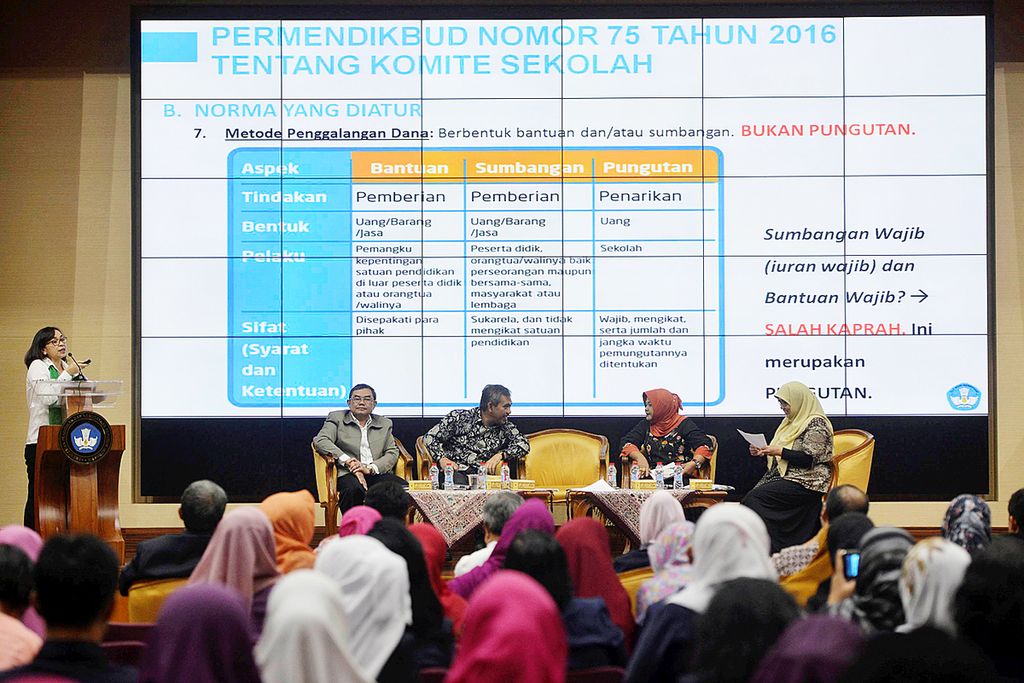 Diskusi bertajuk ”Implementasi Permendikbud No 75 Tahun 2016 tentang Komite Sekolah” yang diselenggarakan Federasi Guru Independen Indonesia di Kantor Kemendikbud, Jakarta, Senin (30/1/2017).  