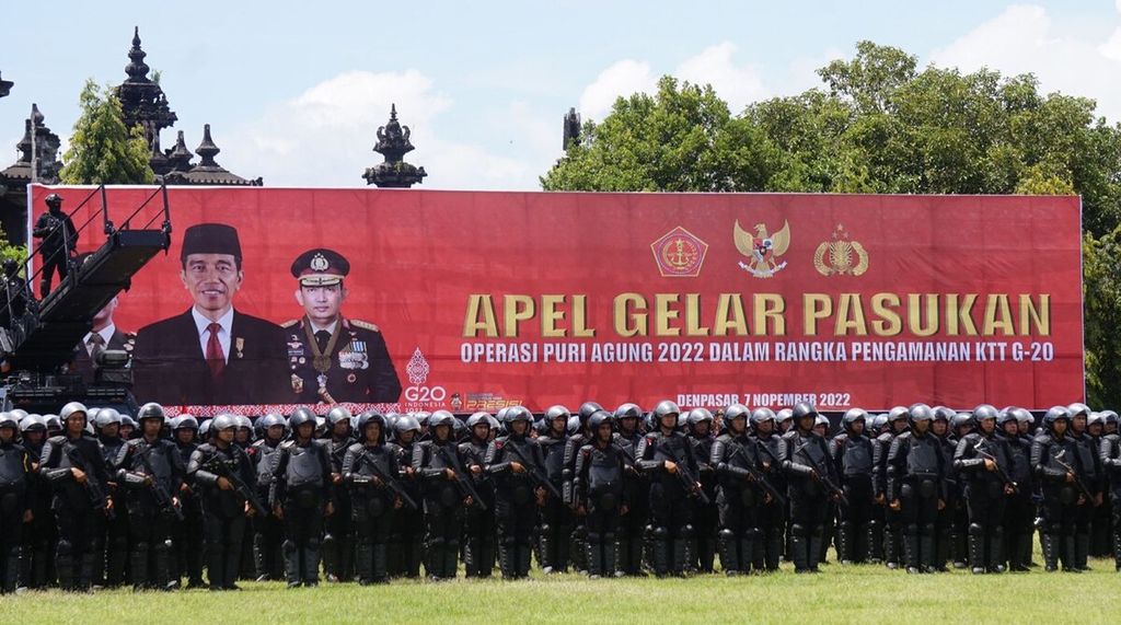 Polri menggelar Operasi Puri Agung 2022 untuk pengamanan KTT G20 di Bali. Dokumentasi Humas Polda Bali menampilkan suasana apel gelar pasukan Operasi Puri Agung 2022 di Lapangan Puputan Margarana Niti Mandala Renon, Kota Denpasar, Bali, Minggu (6/11/2022). 