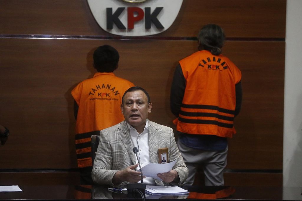 Chairman of the Corruption Eradication Commission Firli Bahuri at the KPK Office, Jakarta, gave a statement to reporters regarding the alleged bribery in handling cases at the Supreme Court, on  Friday (23/9/2022).