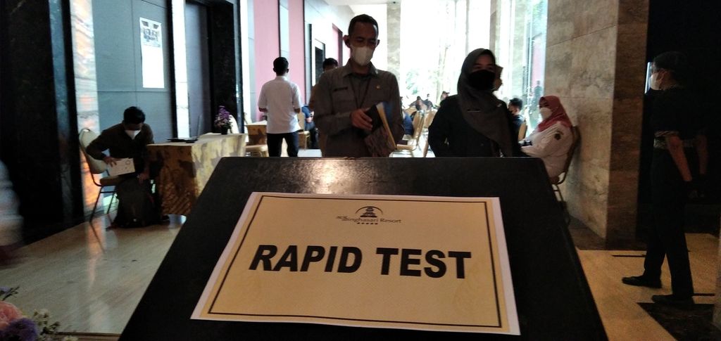 Rapid test facilities provided at a hotel in Batu City, East Java, during the Coordination Meeting for the Acceleration of Handling Covid-19 in East Java, on Tuesday (8/2/2022)