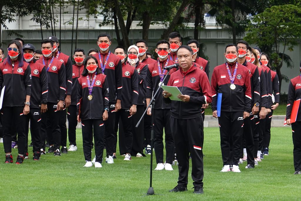 Menteri Pemuda dan Olahraga Zainudin Amali ketika memberikan sambutan di halaman depan Istana Merdeka, Senin (13/6/2022).