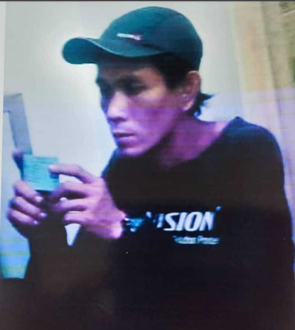 Tangkapan layar CCTV yang merekam Iwan Sumarno, terduga pelaku penculikan anak perempuan bernama Malika Anastasya, di daerah Gunung Sahari, Jakarta Pusat, Rabu (7/12/2022).