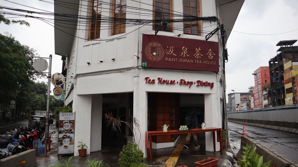 Pantjoran Tea House. Restoran yang berada di sudut Jalan Pintu Besar Selatan dan Jalan Pancoran ini menjadi salah satu <i>landmark</i> pecinan Glodok dan kawasan Kota Tua Jakarta, Selasa (18/1/2022).