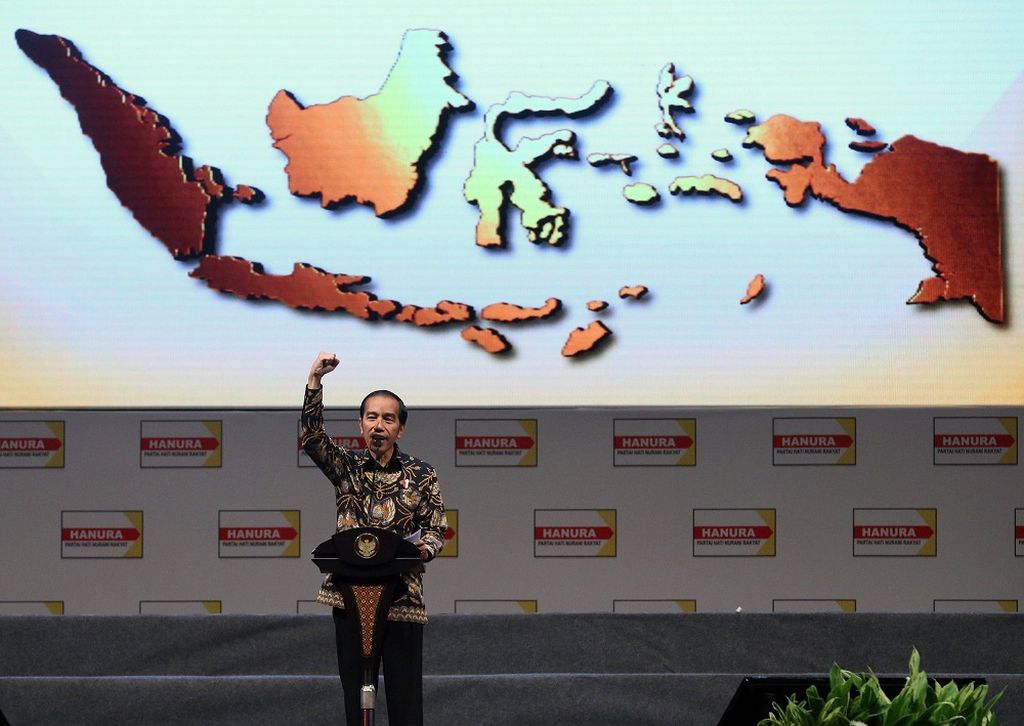 Presiden Joko Widodo memberikan sambutan dalam acara Pengukuhan Pengurus Dewan Pimpinan Pusat Partai Hati Nurani Rakyat Periode 2016-2020 di Sentul International Convention Center, Bogor, Jawa Barat, Rabu (22/2/2017).