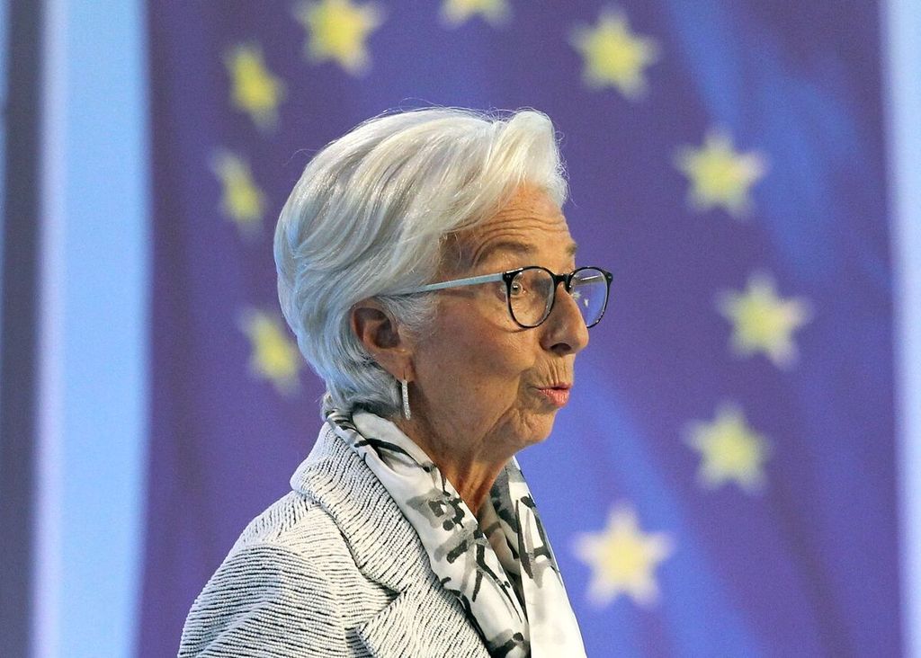 Presiden Bank Sentral Eropa Christine Lagarde berbicara dalam konferensi pers tentang kebijakan moneter zona euro di Frankfurt, Jerman, 8 September 2022. 