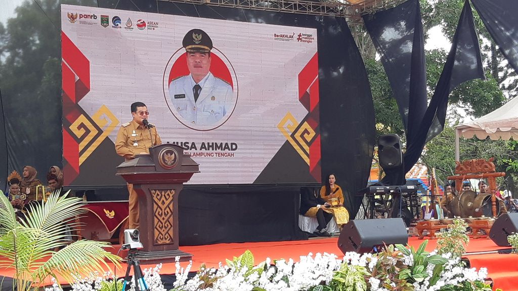Bupati Lampung Tengah Musa Ahmad saat memberikan sambutan pada acara Peresmian Mal Pelayanan Publik Lampung Tengah pada Senin (27/2/2023). Fasilitas ini mengintegrasikan 161 jenis layanan dari berbagai instansi di pemerintah daerah ataupun eksternal. 