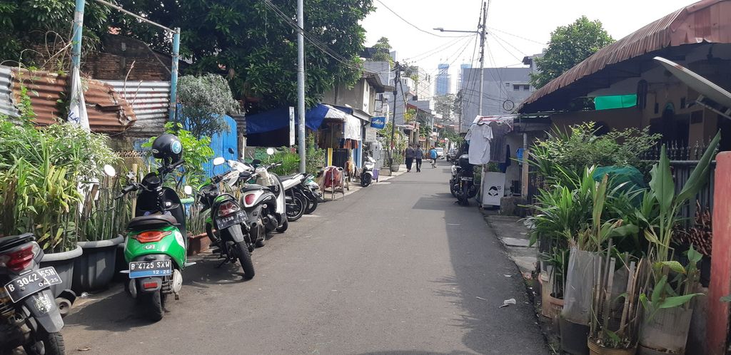 Suasana permukiman di Jalan Cikini VII, Menteng, Jakarta Pusat, Kamis (23/6/2022).