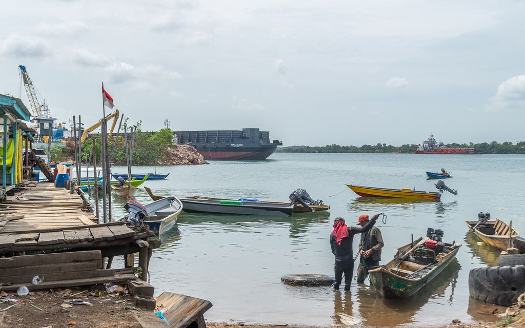 Suasana pelabuhan tikus di belakang galangan kapal PT Pandan Bahari, Kelurahan Tanjung Uncang, Kecamatan Batu Aji, Batam, Kepulauan Riau, Sabtu (22/1/2022).