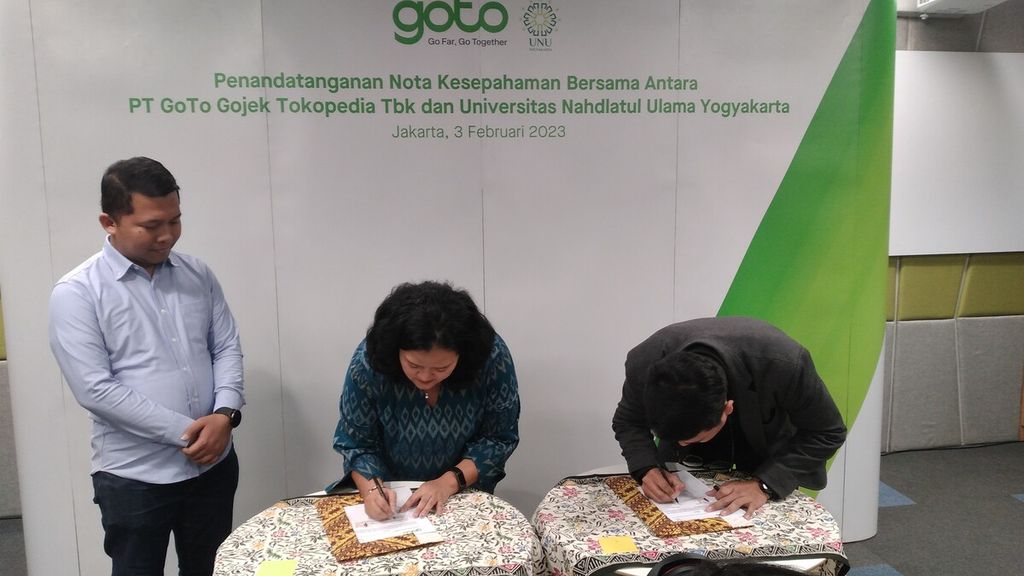 GoTo dan Universitas Nahdlatul Ulama (UNU) Yogyakarta menandatangani kerja sama di kantor GoTo, Jakarta Selatan, Jumat (3/2/2023).