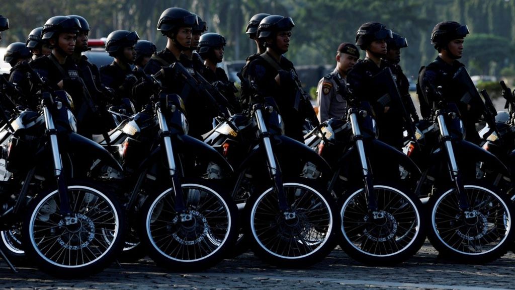 Sebanyak 2.900 anggota TNI dan Polri mengikuti apel gelar pasukan Operasi Ketupat 2019 di kawasan Monas, Jakarta, Selasa (28/5/2019). 
