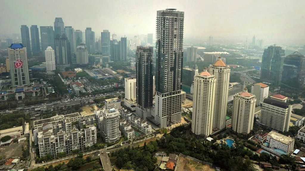 Gedung-gedung bertingkat terutama untuk perkantoran terus bertambah di Jakarta, Rabu (15/8/2018).