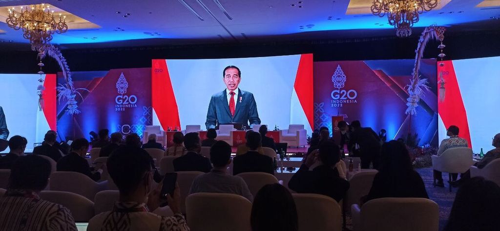 Presiden Joko Widodo secara resmi meluncurkan program Pandemic Fund yang diusung dalam presidensi G-20 Indonesia di Nusa Dua, Bali, Minggu (13/11/2022). Dalam sambutan yang disampaikan secara daring, Jokowi mengatakan, dunia harus punya kepastian pembiayaan untuk menghadapi pandemi di masa depan.