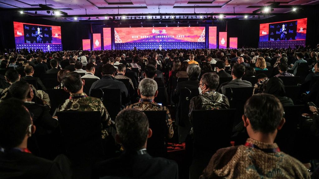 Hundreds of invitees attend the opening of the Business 20 (B20) Summit in Nusa Dua, Bali, on Sunday (13/11/2022). 