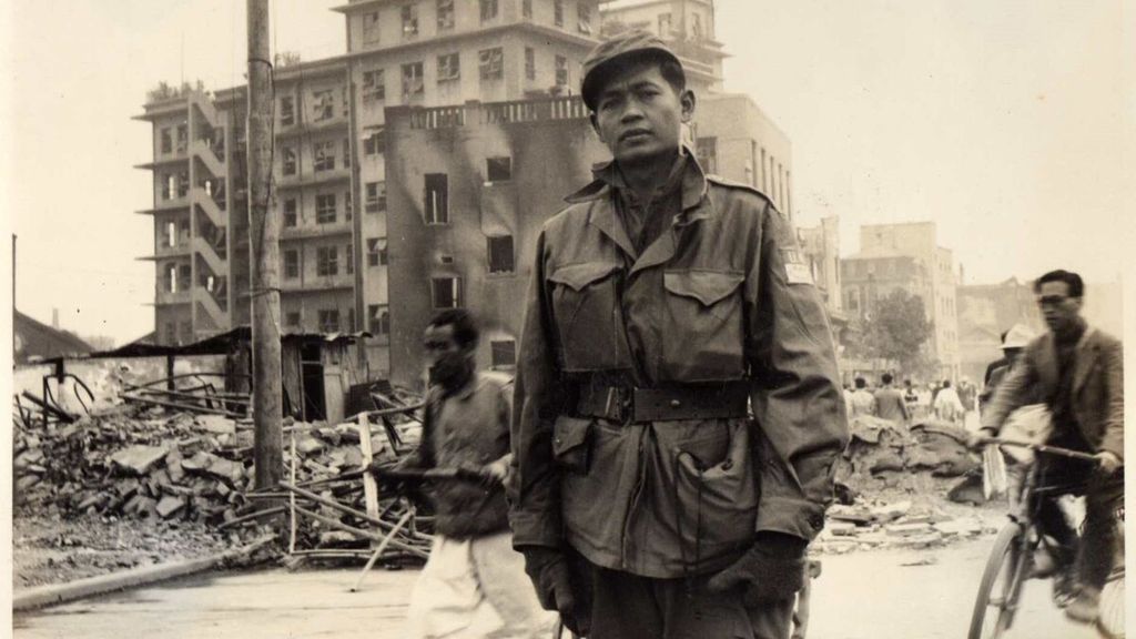 Mochtar Lubis saat meliput Perang Korea tahun 1950
