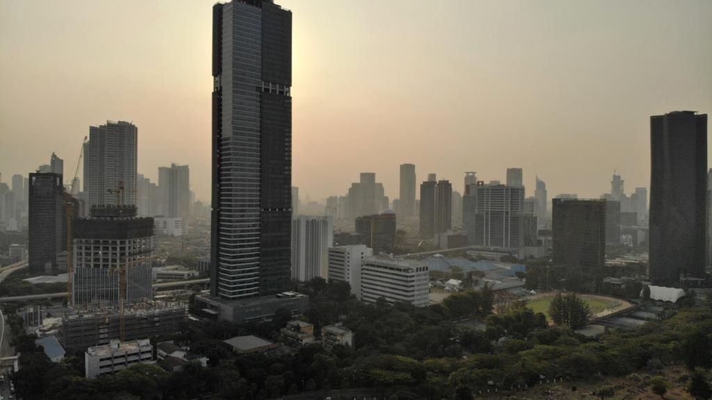 Kondisi udara di kawasan Kuningan, Jakarta Selatan, Rabu (31/7/2019). Laporan Kualitas Udara 2021 menempatkan 