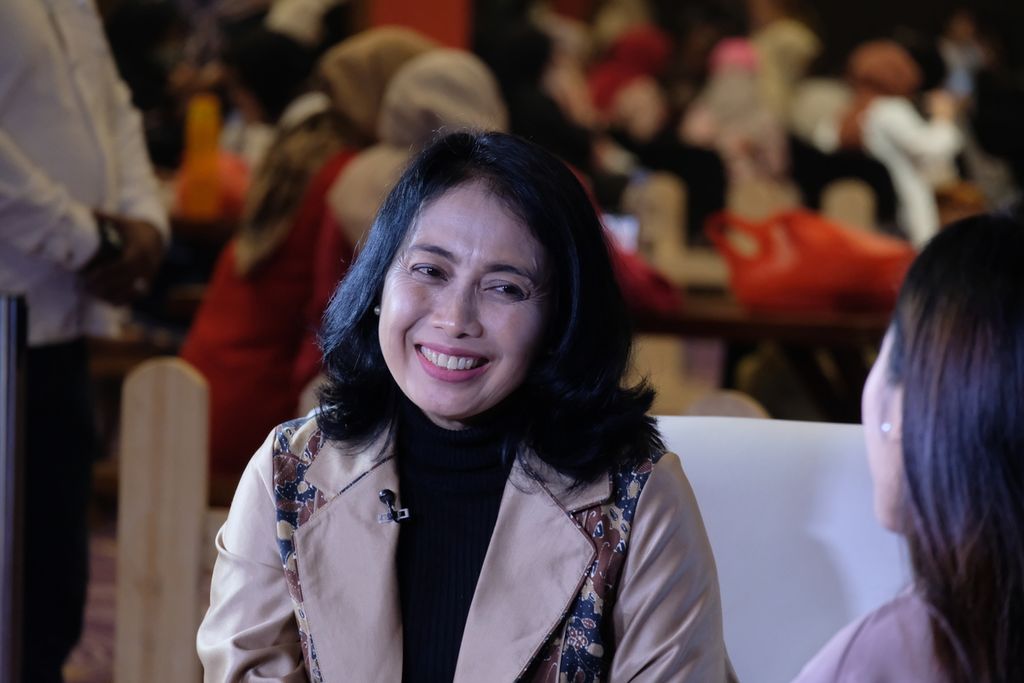 Menteri Pemberdayaan Perempuan dan Perlindungan Anak (PPPA) I Gusti Ayu Bintang Darmawati hadir di acara Inspirasi Perempuan Indonesia Fest 2022, Sabtu (17/12/2022) di Jakarta. Inspirasi Perempuan Indonesia Fest 2022 merupakan festival kreatif yang diselenggarakan pada 16-17 Desember oleh harian <i>Kompas</i> bersama Kementerian PPPA.