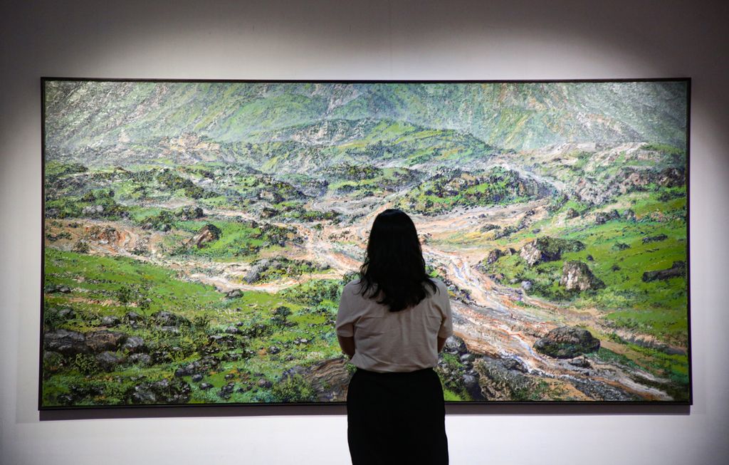 Pameran lukisan tunggal karya Mangu Putra mengangkat tema Serenity di Cans Gallery, Jakarta, Kamis (27/4/2023). Sebanyak sembilan lukisan lanskap terbaru ditampilkan dalam pameran tersebut.