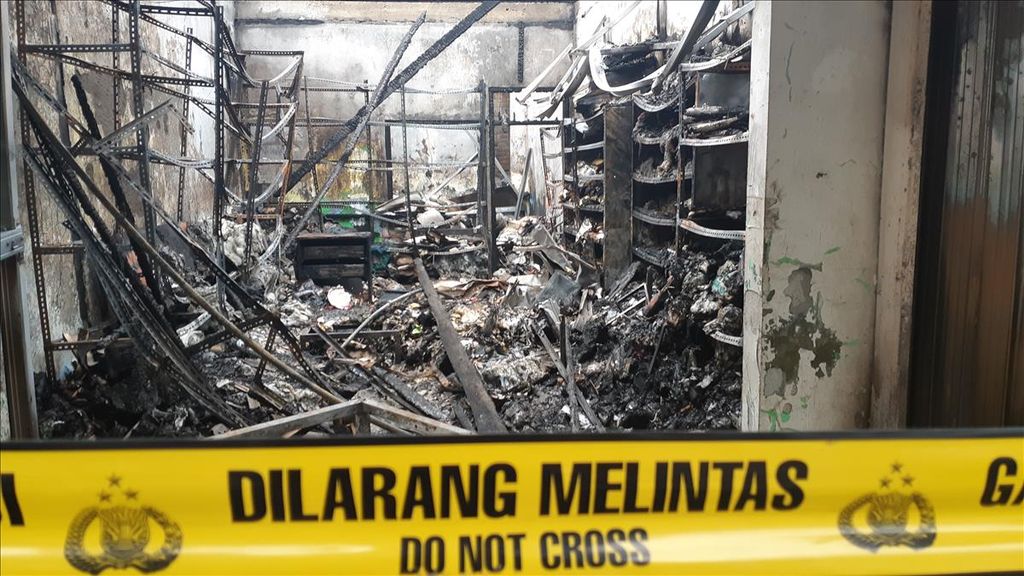 Ilustrasi. Kebakaran menghanguskan ruko sembako dan ruko plastik di Jalan Raya Cipayung, Jakarta Timur, pada Sabtu (9/8/2019) subuh. Kebakaran ini mengakibatkan kerugian ratusan juta rupiah.