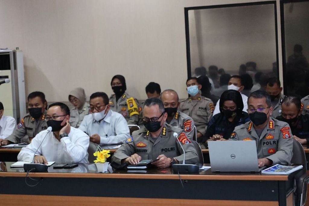 Rapat koordinasi pelayanan dan pengamanan selama mudik hingga Lebaran oleh Kepolisian Daerah Banten.