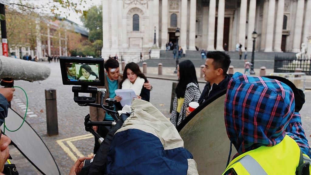 Film <i>London Love Story </i>yang <i>shooting</i> di London, Inggris.