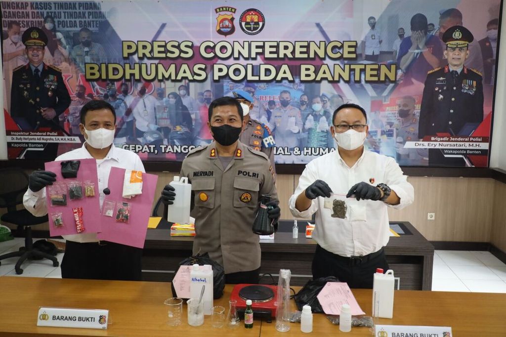 Kepolisian Daerah Banten merilis kasus remaja berusia 17 tahun yang dua kali menyalahgunakan narkoba di Kota Cilegon.