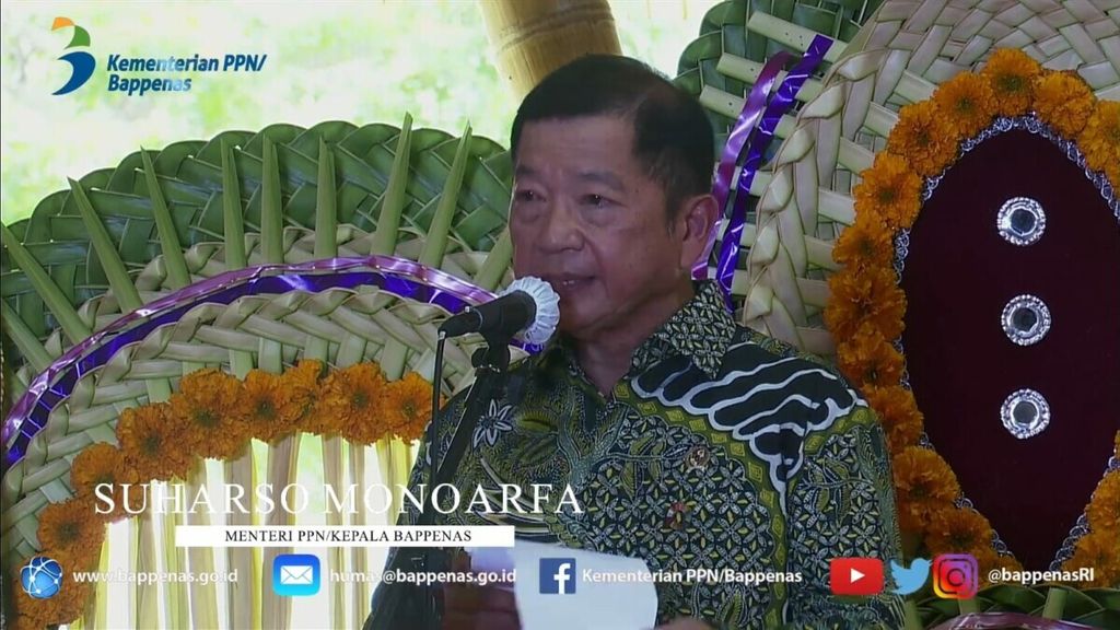 Menteri Perencanaan Pembangunan Nasional/Kepala Badan Perencanaan Pembangunan Nasional Suharso Monoarfa pada peluncuran Peta Jalan Ekonomi Kerthi Bali di Kota Denpasar, Bali, Jumat (3/12/2021).
