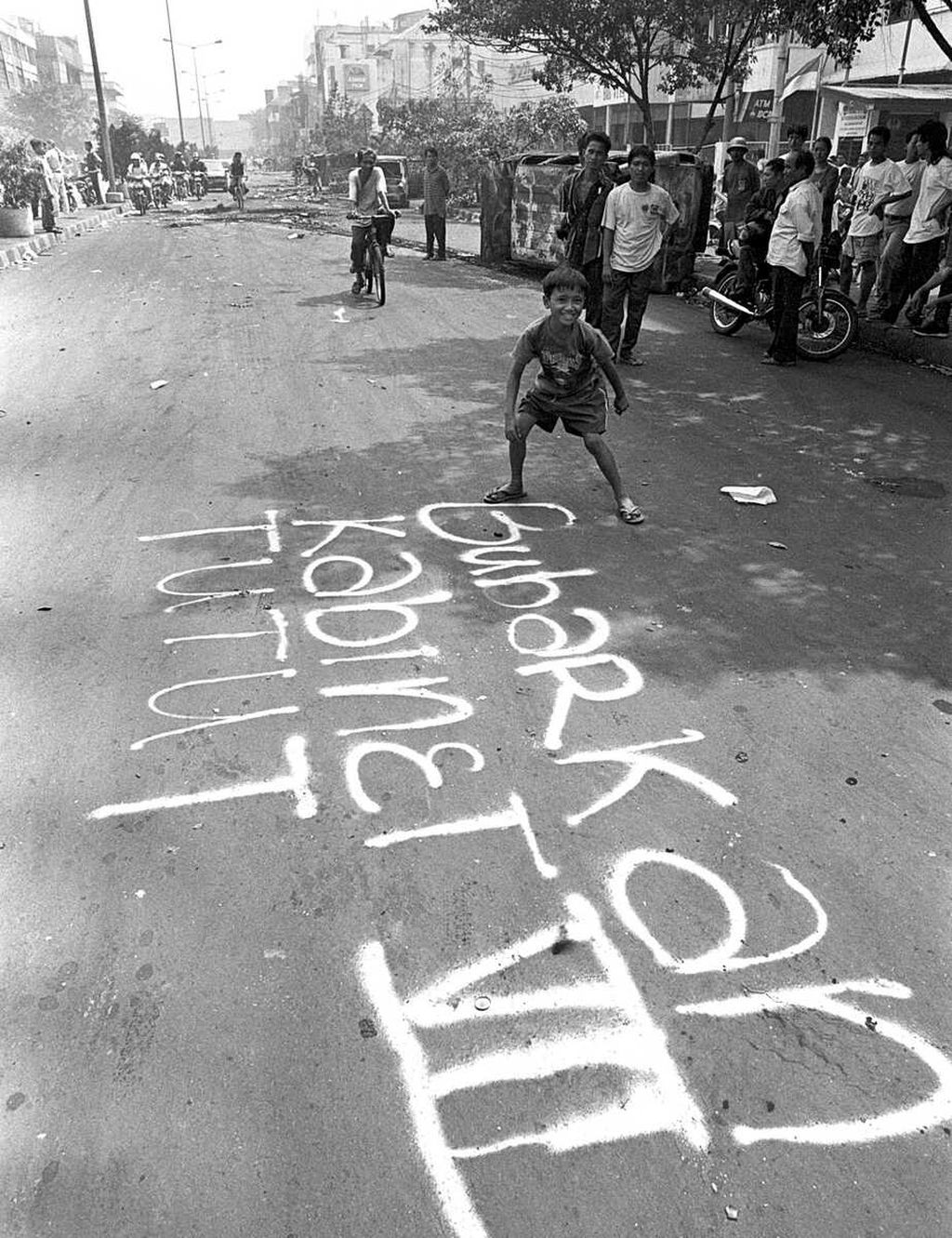 Jalan Mangga Besar, (Jakarta, 15 Mei 1998). 