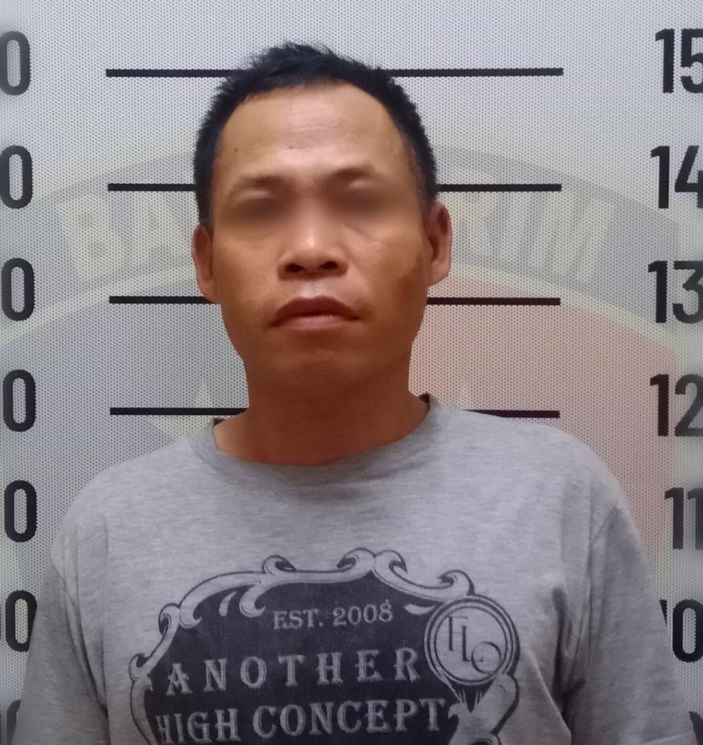 JI (45), pelaku pencabulan kepada dua anak yang merupakan tetangganya ditangkap Polsek Kebon Jeruk, Jakarta Barat.