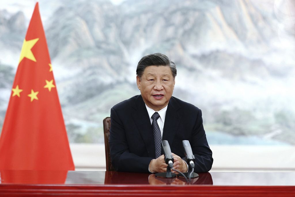 Presiden China Xi Jinping menyampaikan pidato utama secara daring pada upacara pembukaan Forum Bisnis BRICS di Beijing, China, Rabu (22/6/2022). 