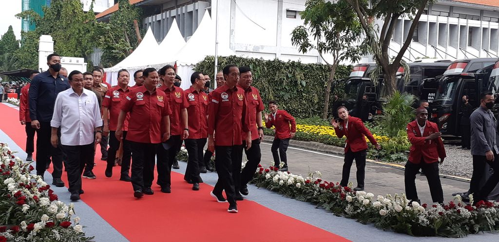 Presiden  Joko Widodo saat meresmikan Asrama Mahasiswa Nusantara di Surabaya, Rabu (29/11/2022). Dalam kesempatan itu dicanangkan pembangunan AMN Makassar dan Manado 