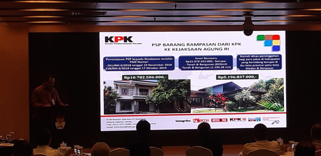 Ketua KPK Firli Bahuri mempresentasikan aset terpidana kasus korupsi yang berhasil disita KPK di Jakarta, Rabu (20/2/2019).
