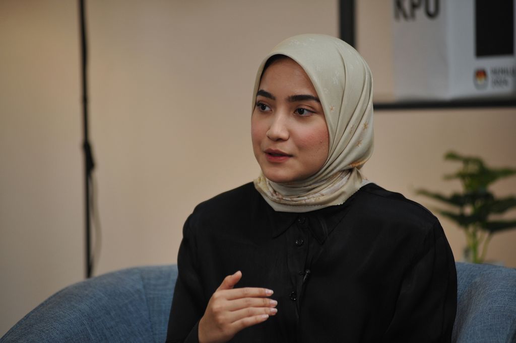 Juru Bicara Muda PKB Ais Shafiyah Asfar hadir dalam gelar wicara Strategi Pemilu 2024 bertajuk "Menggaet Gen Z di Pemilu 2024" di studio harian Kompas, Jakarta, Senin (20/3/2023). Generasi Z punya peran penting menentukan arah bangsa melalui Pemilu 2024.
