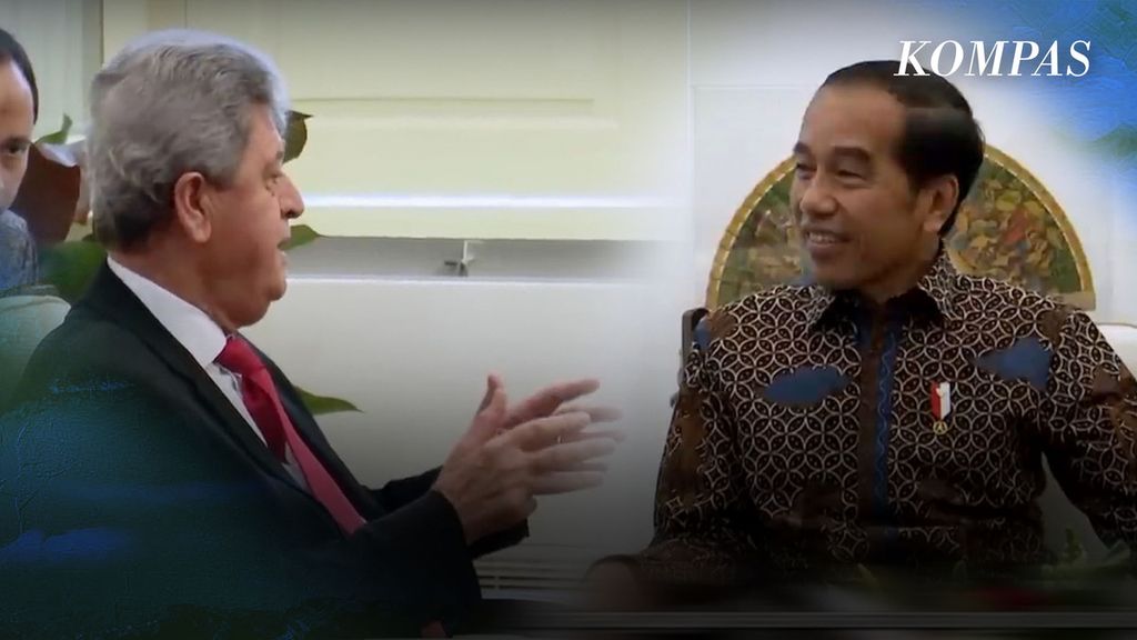 President Joko Widodo received a visit from the Palestinian Ambassador to Indonesia, Zuhair Al-Shun at the Merdeka Palace, Jakarta, Friday (24/3).