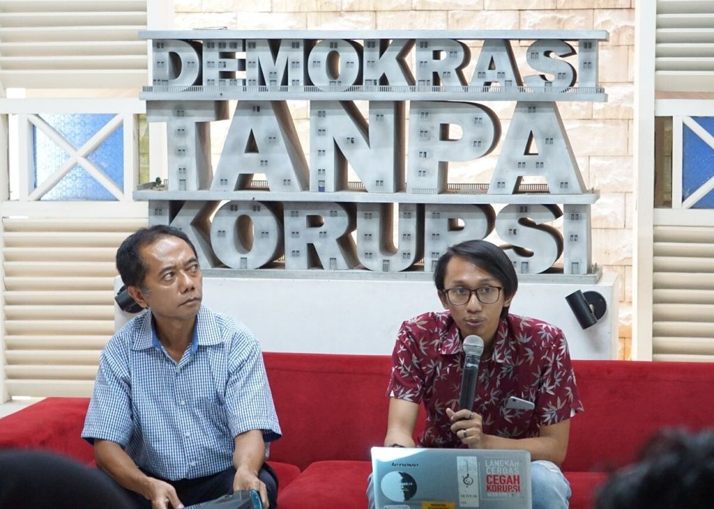 Laporan dari Indonesia Corruption Watch menyebutkan bahwa ASN sektor birokrasi menjadi tren korupsi saat ini.